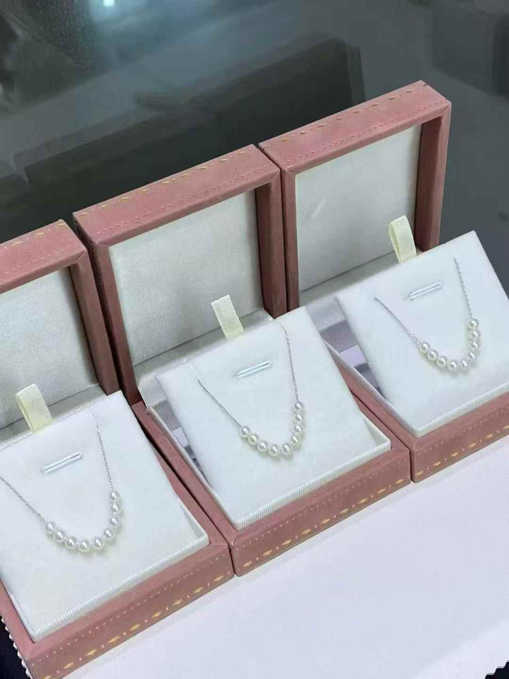 DA. 9-Pearl Smile Chain Necklace, 5-6mm High Luster Round Freshwater Pearl Choker, Elegant Dainty Pearl Necklace for Spring Summer