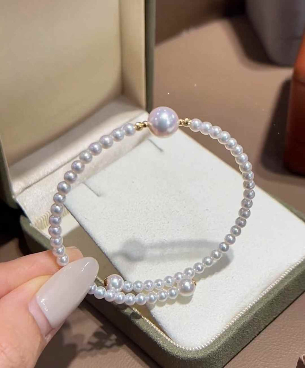 DA12.  8-9mm Single Pearl Station Bracelet, High Luster Aurora Freshwater Pearl Bangle, Handmade Adjustable Pearl Bracelet for Women