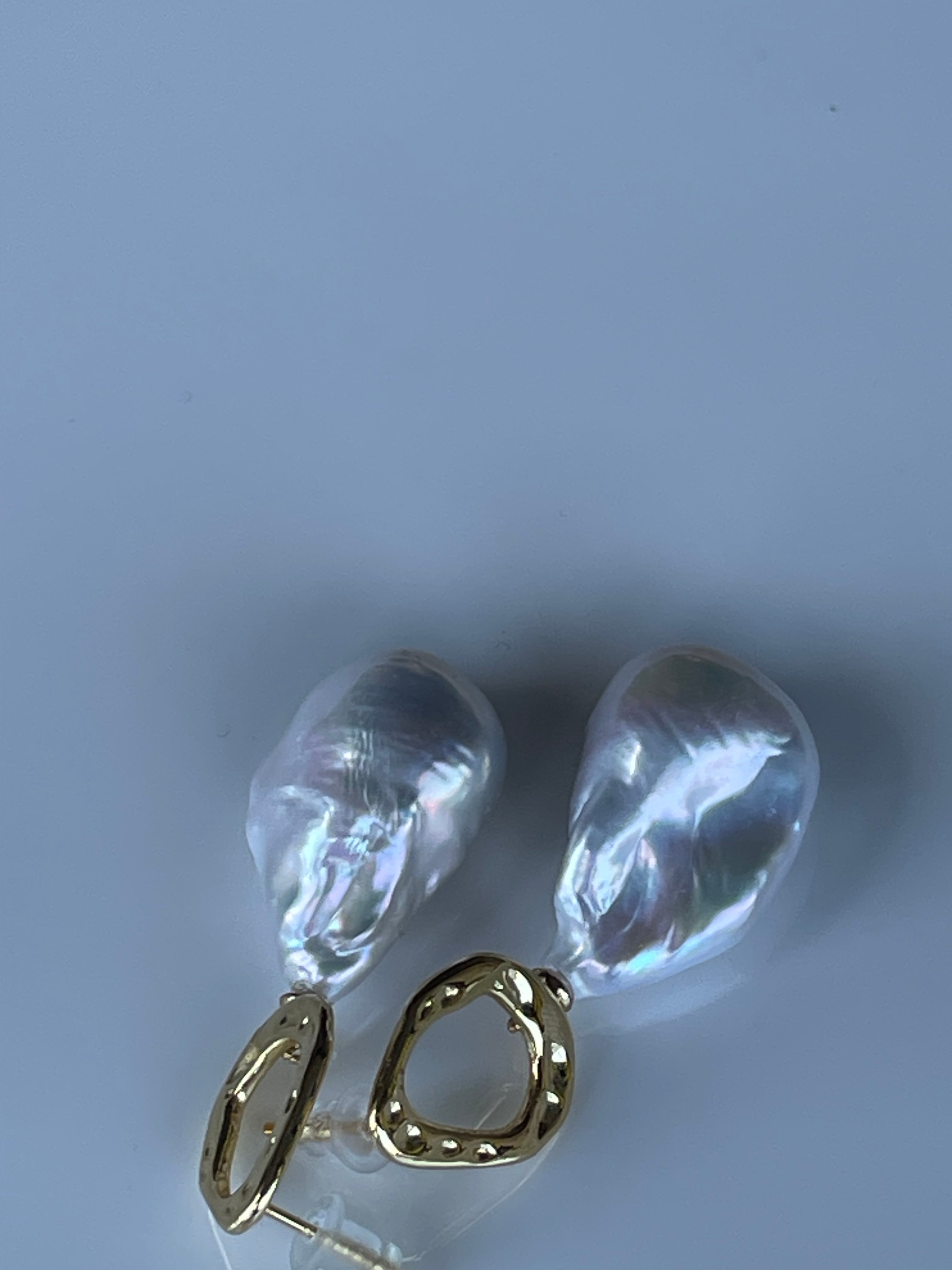 Baroque Earring 1 - Aurora Mirror Freshwater Pearl Drop Earrings Unique Irregular Hammered Alloy Jewelry